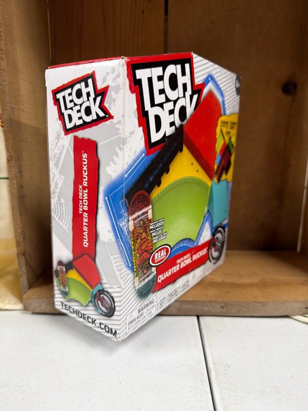 Tech Deck Quarter Bowl Ruckus Fingerboard Skatepark Set With Signature Board - Picture 8 of 12